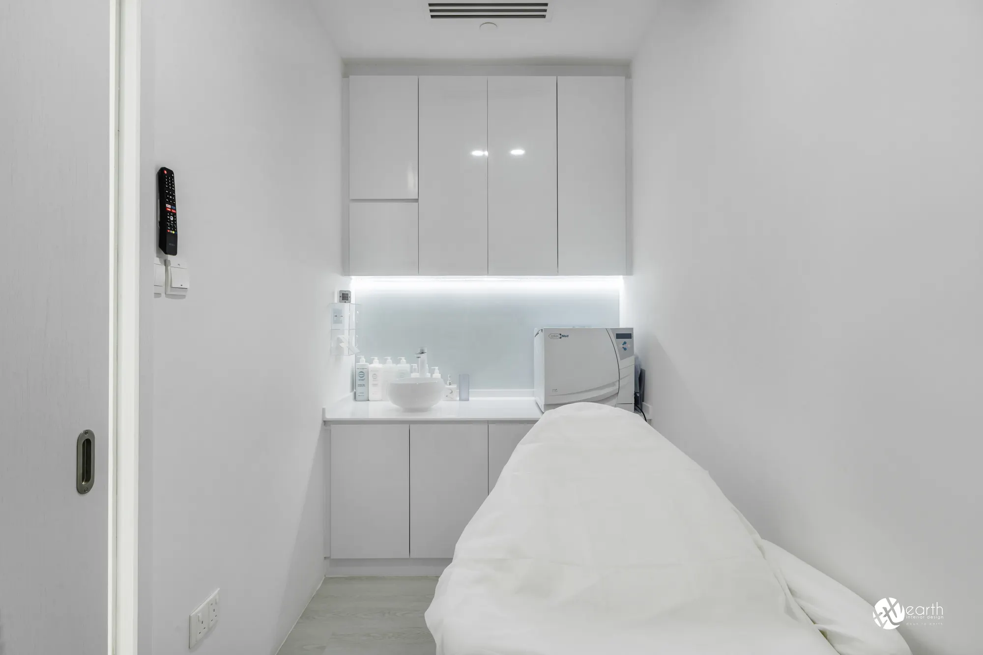 Commercial interior design at Anson Road by Earth Interior Design — photo 7