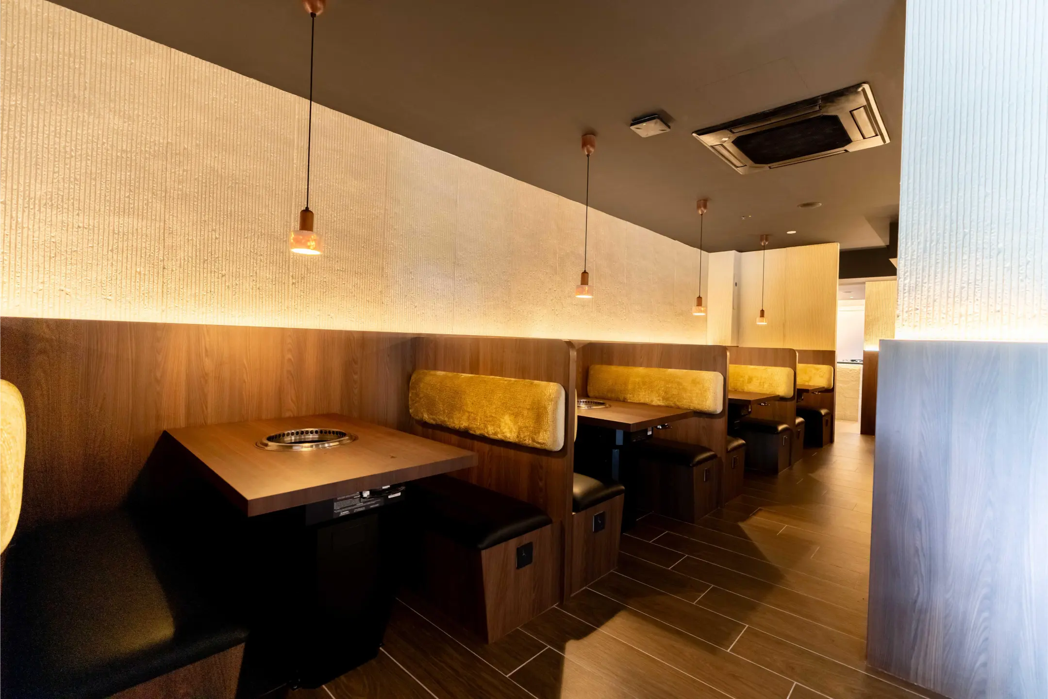 Holland Avenue: Commercial renovation by Earth Interior Design